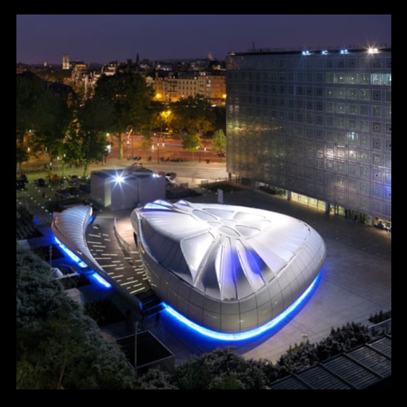 ‼️FLASH SALE!!‼️ CHANEL Collector’s ULTRA RARE Tote - Picture 7 of 11